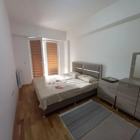 Apartment New Lux In Makedonia